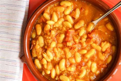 stewed-moroccan-beans-traditional-loubia image