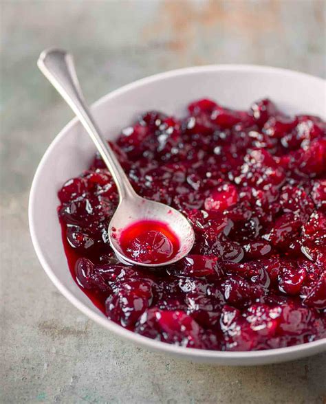 whole-berry-cranberry-sauce-recipe-leites-culinaria image