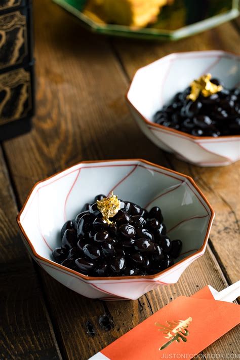 kuromame-sweet-black-soybeans-黒豆-just-one-cookbook image
