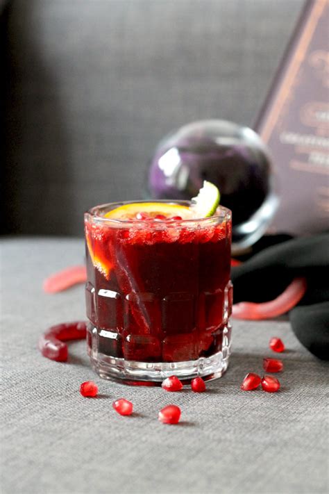 11-diy-bloody-drinks-and-food-recipes-for-halloween image