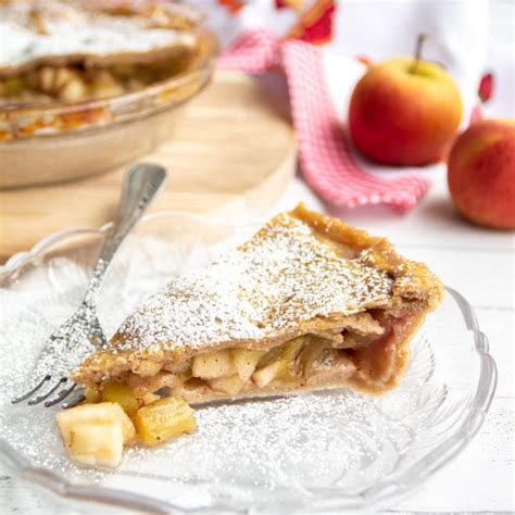 cinnamon-apple-rhubarb-pie-recipe-sustain-my image