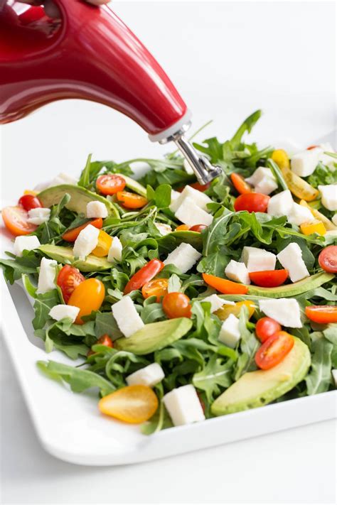 15-minute-arugula-caprese-salad-momsdish image
