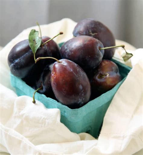 recipe-end-of-summer-prune-plum-pie-kitchn image