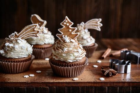 gingerbread-cupcakes-with-cinnamon-buttercream image