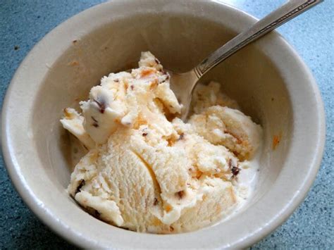 ben-and-jerrys-heath-bar-crunch-ice-cream-cdkitchen image