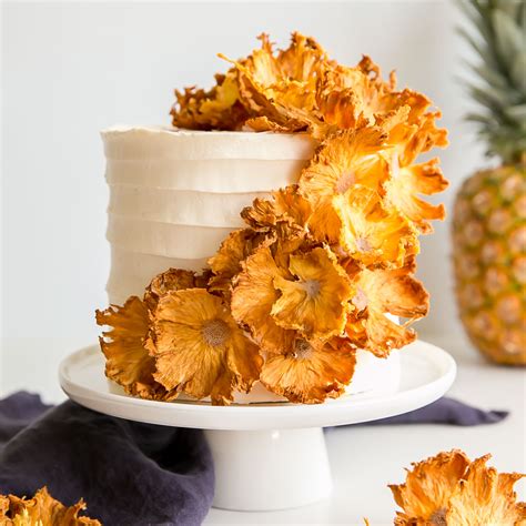 pineapple-cake-with-dried-pineapple-flowers-liv-for-cake image