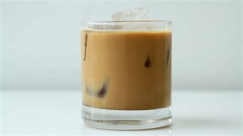 the-very-specific-way-to-make-an-excellent-iced-espresso image