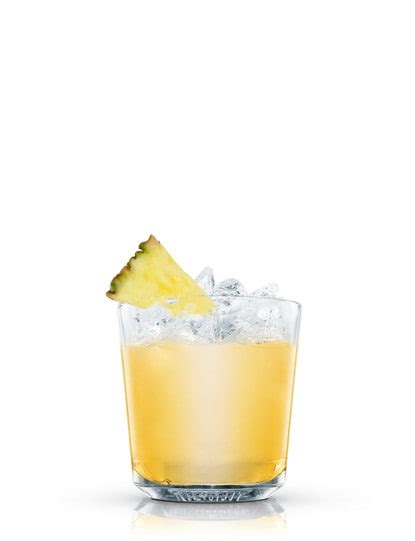 pineapple-fizz-recipe-absolut-drinks image