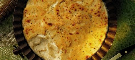 wwwgarlicrecipesca-blue-cheese-scalloped-potatoes image