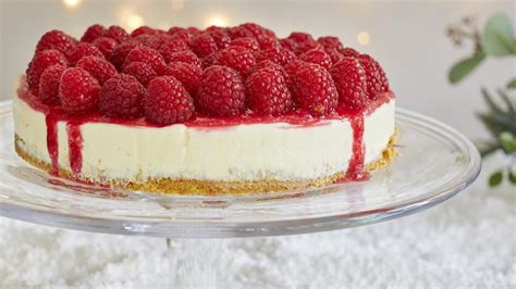 no-bake-philadelphia-cheesecake-with-raspberries image