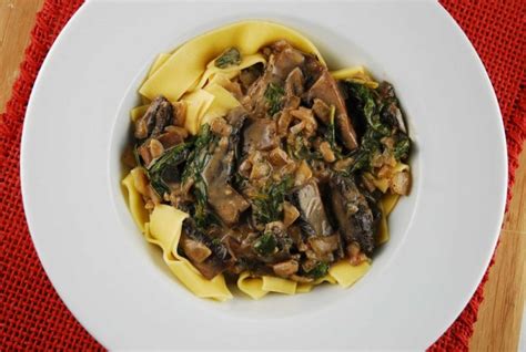 portobello-and-spinach-stroganoff-recipe-5-points image