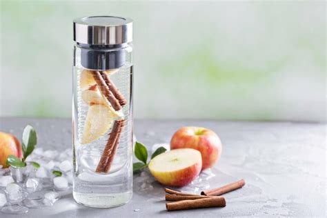 apple-cinnamon-detox-water-recipe-detox-water image