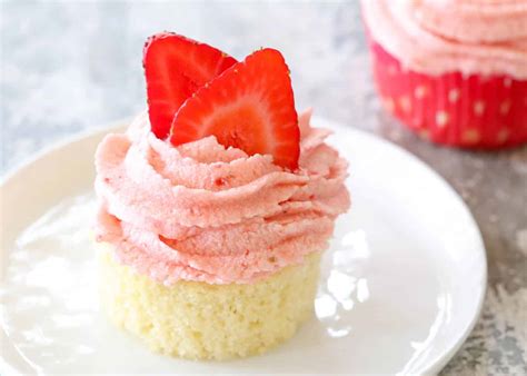 fresh-strawberry-frosting-barefeet-in-the-kitchen image