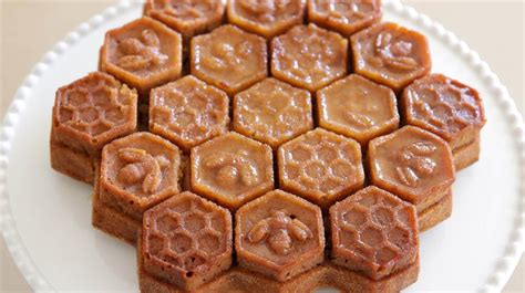 honey-cake-recipe-honeycomb-cake-beehive-cake image