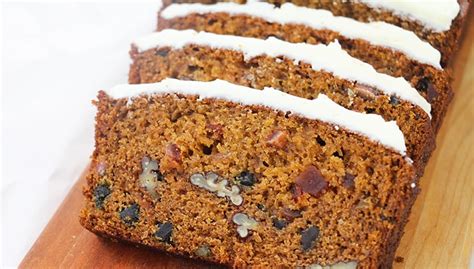 classic-easy-fruit-cake-recipe-with-simple-icing image
