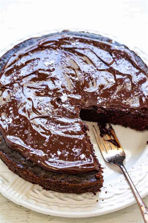 cabernet-chocolate-cake-with-chocolate-ganache-and image