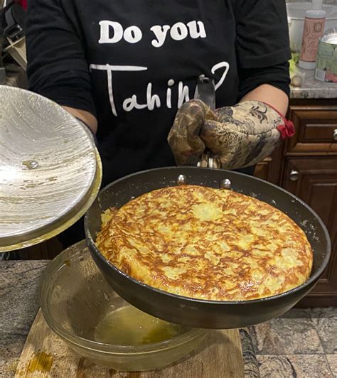 tortilla-de-patatas-how-to-make-a-spanish-frittata image