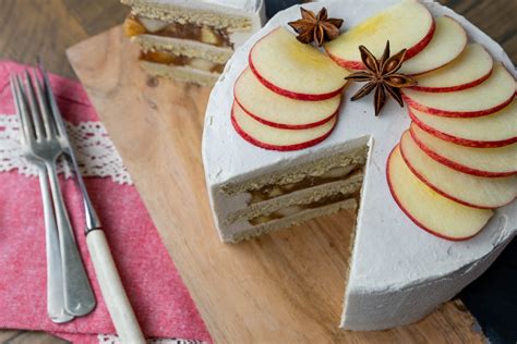 spiced-apple-cake-with-maple-frosting-deviliciously image