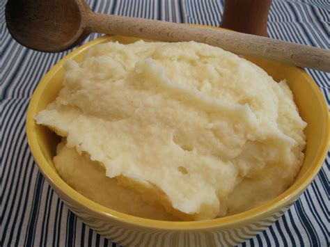 creamy-garlic-mashed-potatoes-emerilscom image