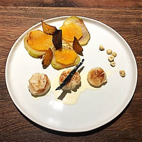 seared-scallops-with-vanilla-sauce-recipe-by-cuisine image