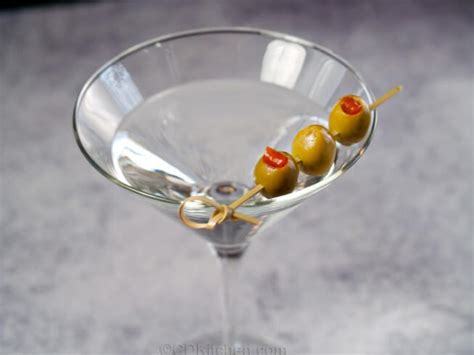 double-martini-recipe-cdkitchencom image