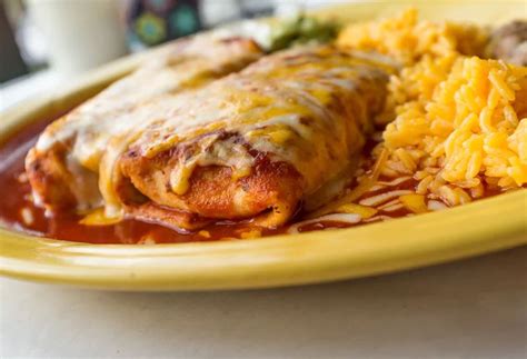 recipe-tinas-restaurant-style-colorado-chili-burritos image