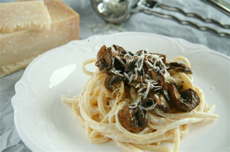 portobello-linguini-with-alfredo-sauce-simple-sassy image