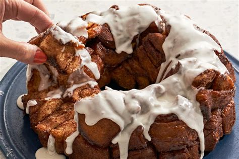 cinnamon-roll-monkey-bread-easy-store-bought-the image