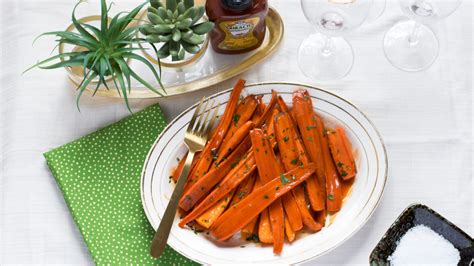 sriracha-honey-glazed-carrots image
