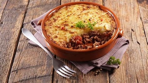 this-is-whats-really-in-a-shepherds-pie-mashedcom image
