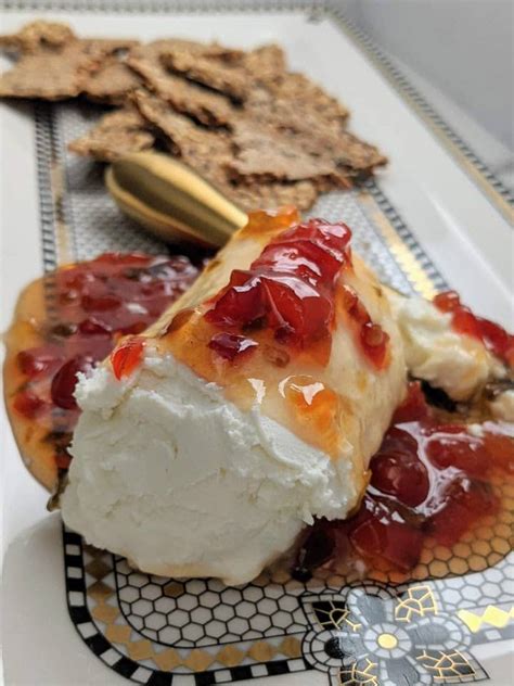 easy-goat-cheese-red-pepper-jelly-appetizer-the image