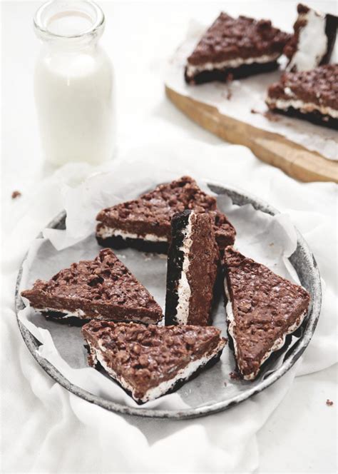 marshmallow-peanut-butter-crunch-brownies-brownie image