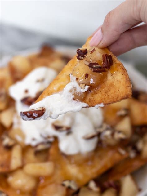 apple-pie-nachos-for-a-sweet-start-to-fall-momtastic image