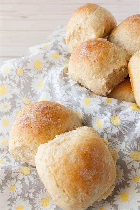 soft-oatmeal-dinner-rolls-mindees-cooking-obsession image