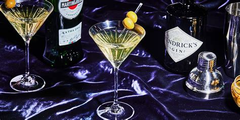 best-dirty-martini-recipe-what-is-a-dirty-martini image