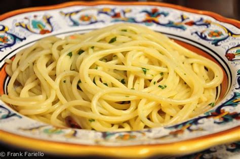 aglio-olio-e-peperoncino-pasta-with-garlic-oil-and-hot-pepper image