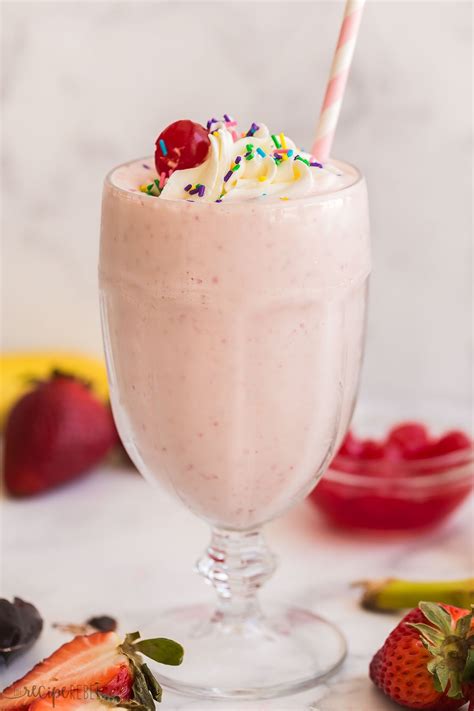 best-strawberry-milkshake-3-ingredients-the image