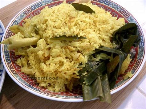 recipe-festive-yellow-rice-nasi-kuning image