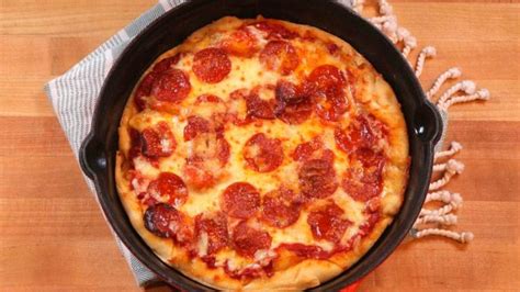 skillet-pizza-recipe-rachael-ray-show image