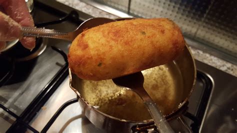 panzarotti-napoletani-potato-croquettes-coochinando image