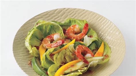 shrimp-mango-and-avocado-salad-with-sweet-chili image