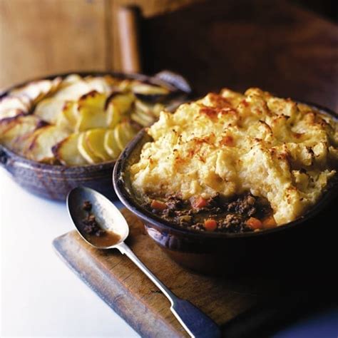 cottage-pie-with-cheddar-and-parsnip-mash image