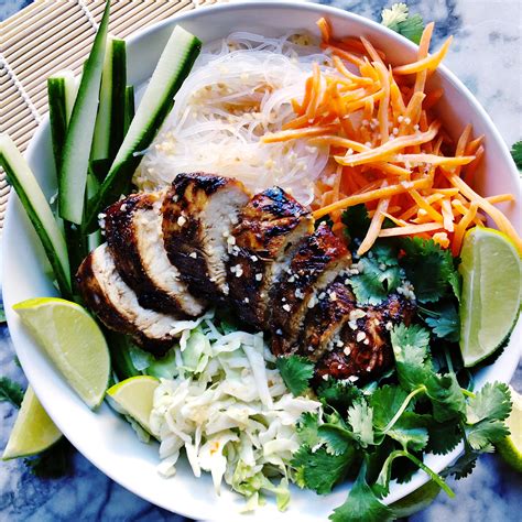 vietnamese-lemongrass-chicken-and-noodle-bowls image