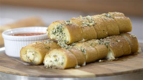 chicken-parmesan-stuffed-garlic-bread-recipe-todaycom image