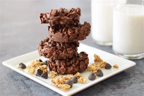 easy-chocolate-granola-clusters-recipe-just-3 image