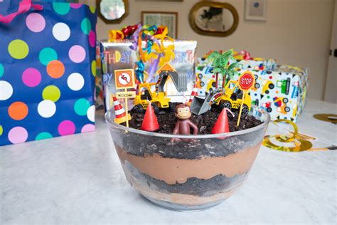 dirt-cake-recipe-for-kids-plant-based-juniors image