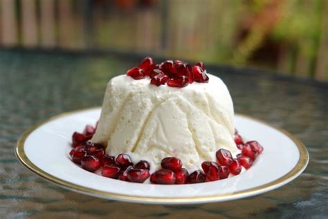 honey-mousse-with-pomegranate-laylitas image