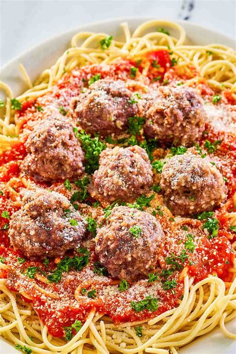 olive-garden-spaghetti-and-meatballs-copykat image