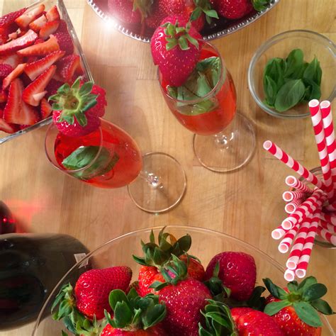 strawberry-kir-royale-champagne-cocktail image
