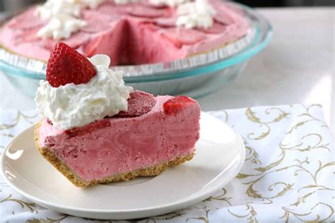 boozy-frozen-strawberry-daiquiri-pie-recipe-all-she image